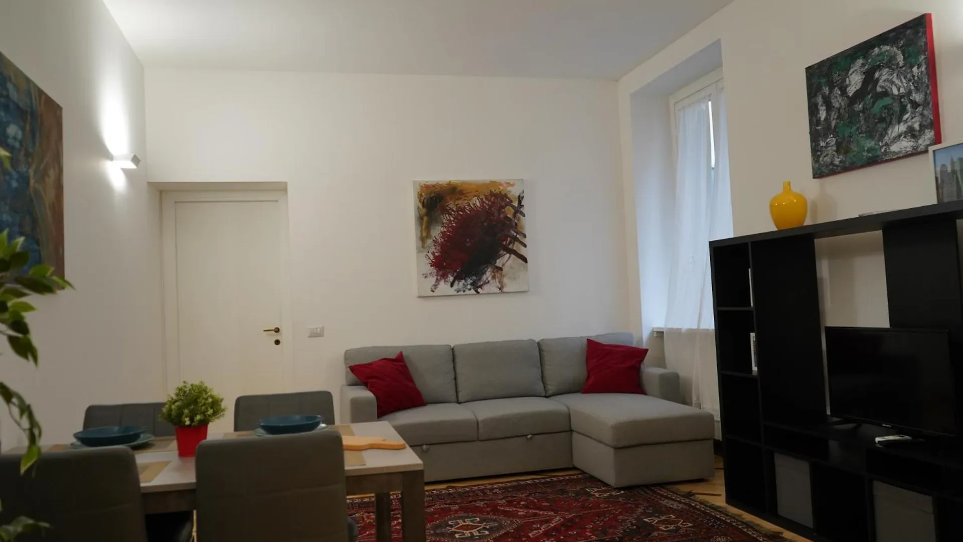 Art Home Apartment Navigli Milan Italy